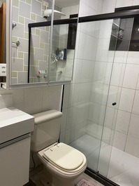 Apartamento 2 dormitorios Praia da Costa - totalmente climatizado - edificio frente al mar