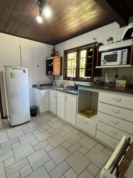Casa para alquiler de vacaciones em Garopaba (Praia da Ferrugem)