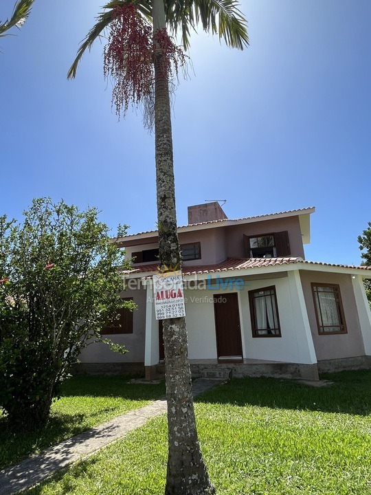 Casa para alquiler de vacaciones em Garopaba (Praia da Ferrugem)