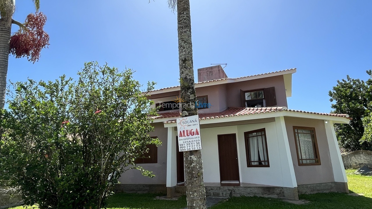 Casa para alquiler de vacaciones em Garopaba (Praia da Ferrugem)