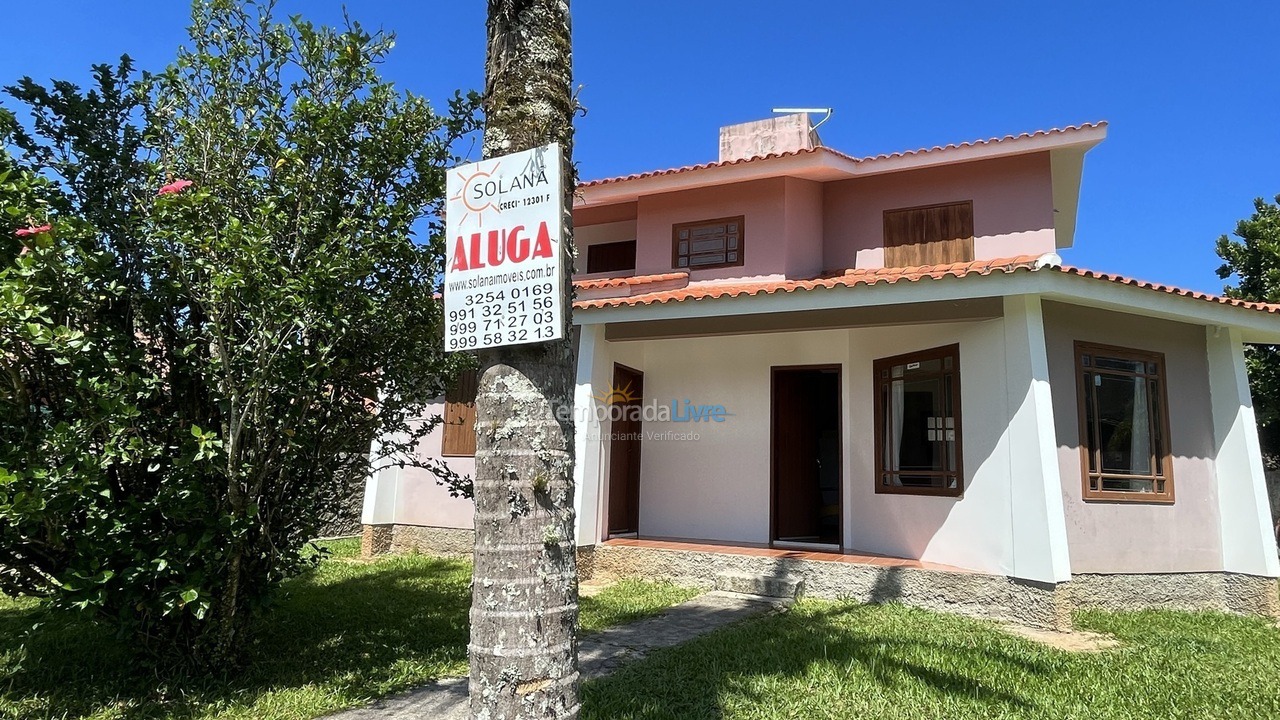 Casa para alquiler de vacaciones em Garopaba (Praia da Ferrugem)