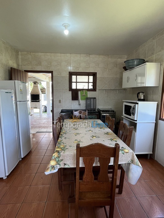 Casa para alquiler de vacaciones em Garopaba (Praia da Ferrugem)