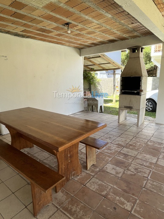 Casa para alquiler de vacaciones em Garopaba (Praia da Ferrugem)