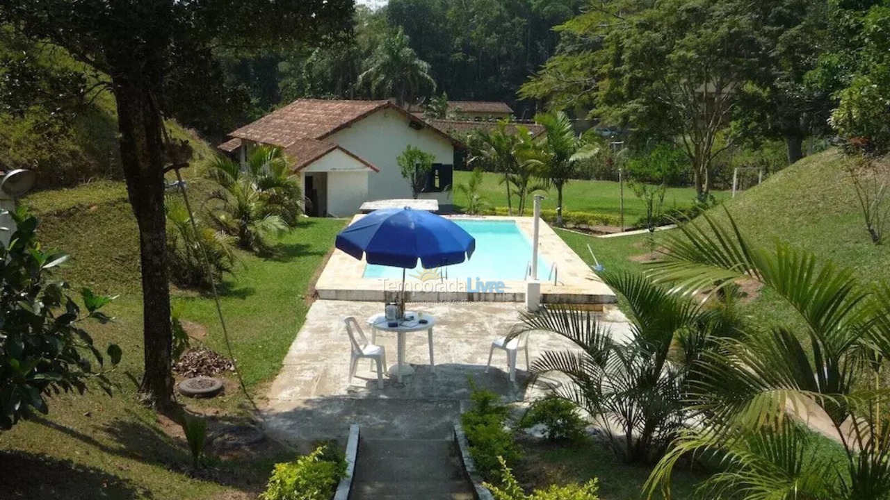 Granja para alquiler de vacaciones em Engenheiro Paulo de Frontin (Alto do Chafre)