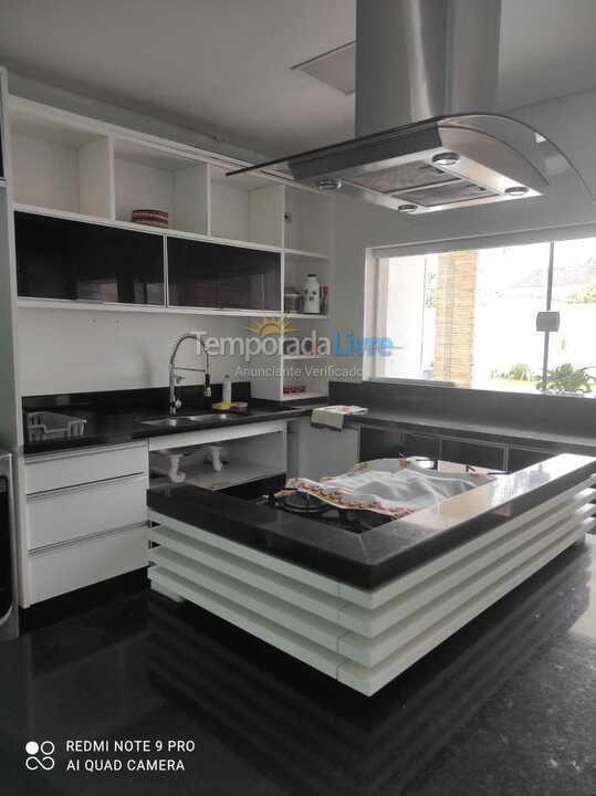 Casa para aluguel de temporada em Guarujá (Enseada)