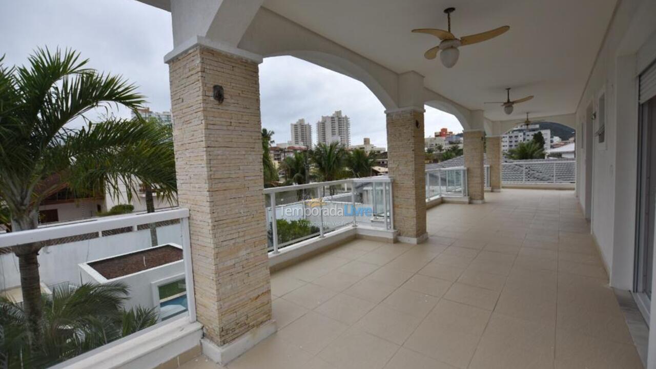 Casa para aluguel de temporada em Guarujá (Enseada)