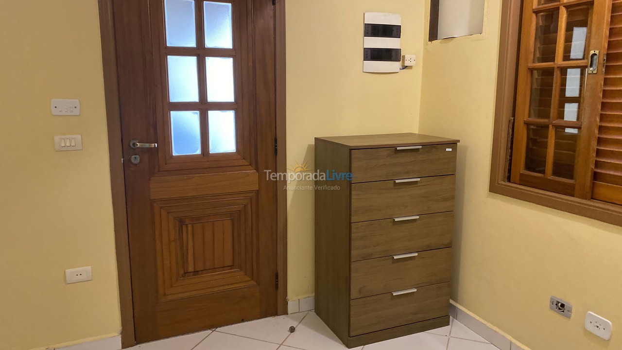 Casa para alquiler de vacaciones em São Sebastião (Praia deserta)