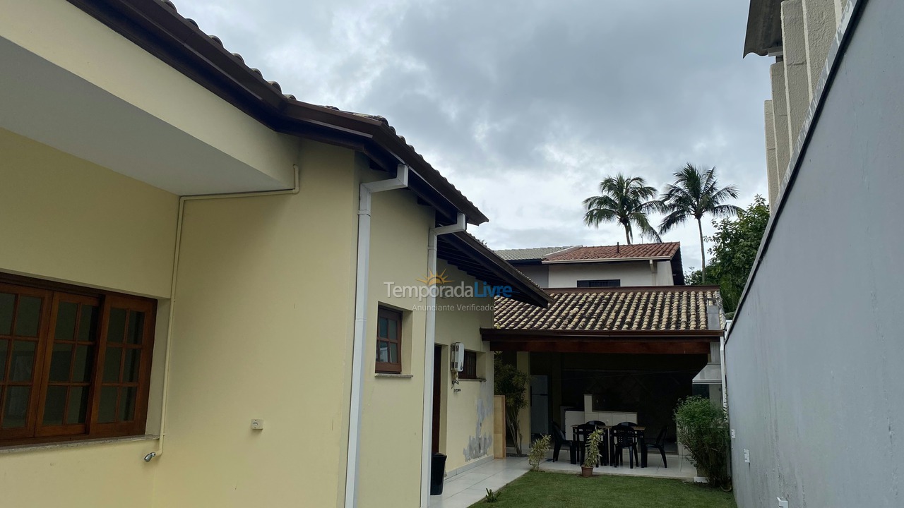 Casa para alquiler de vacaciones em São Sebastião (Praia deserta)
