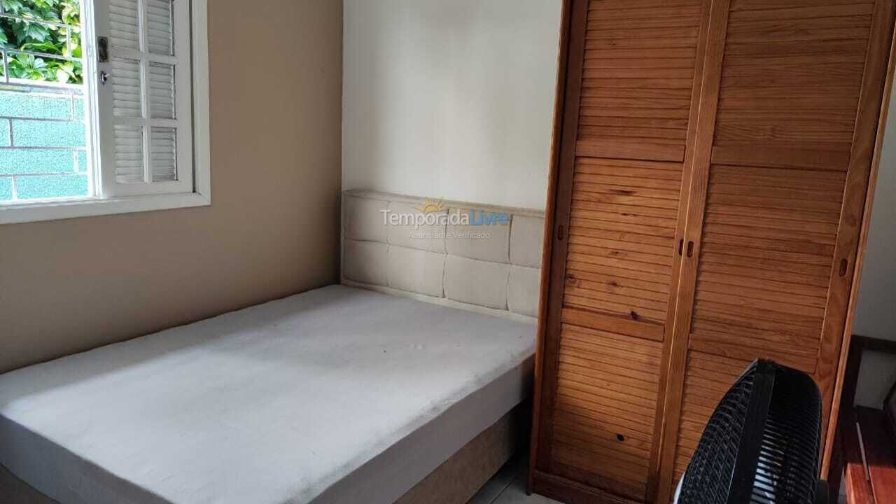 Casa para aluguel de temporada em Pontal do Paraná (Praia de Leste)