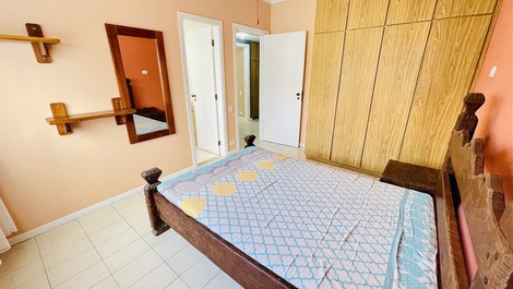 Apartment in Enseada in the Casa Grande Hotel Region for 10 People