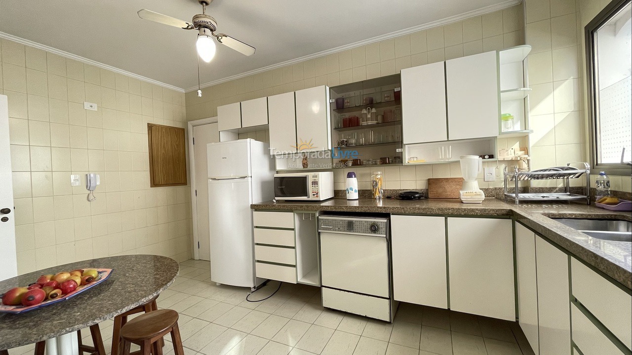 Apartment for vacation rental in Guarujá (Enseada)