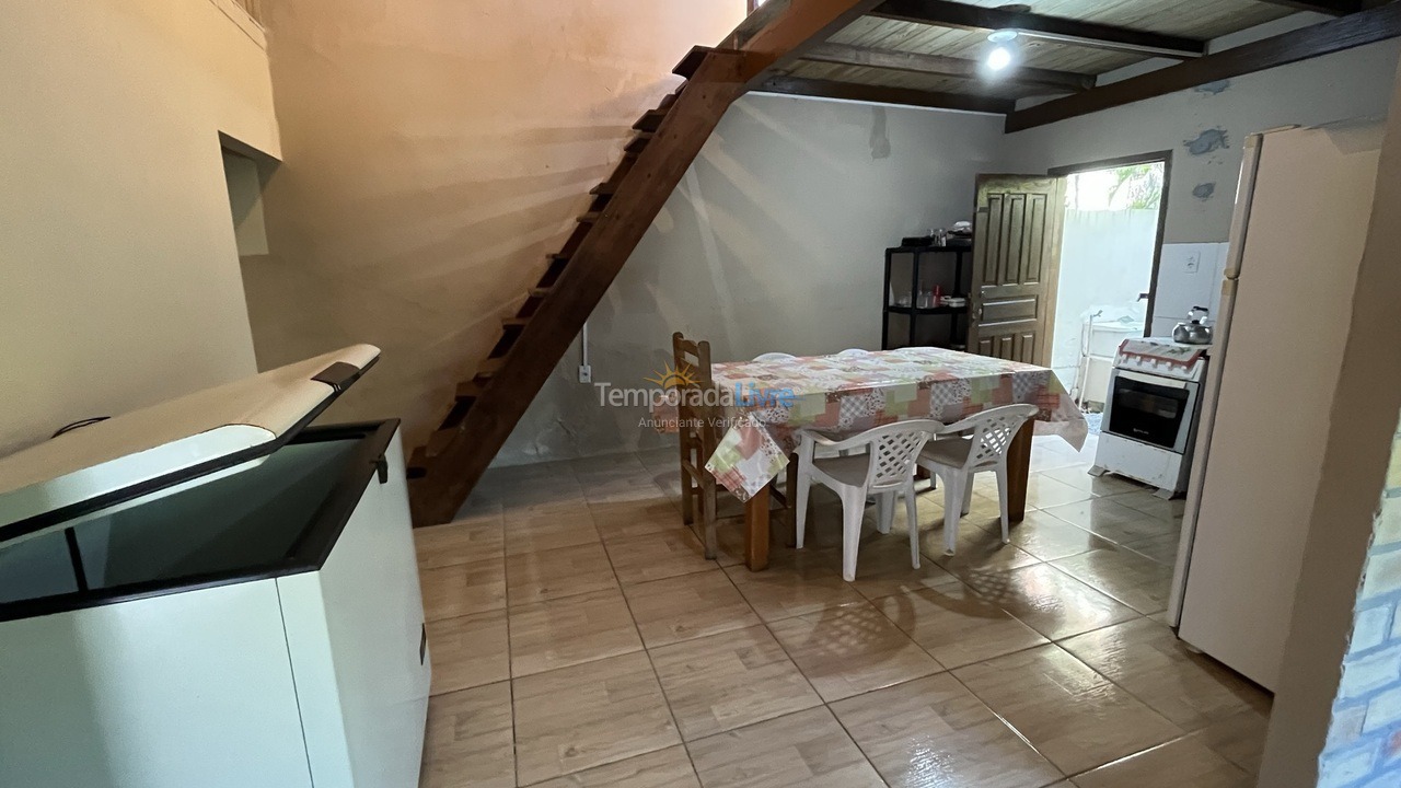 Casa para aluguel de temporada em Garopaba (Praia da Ferrugem)