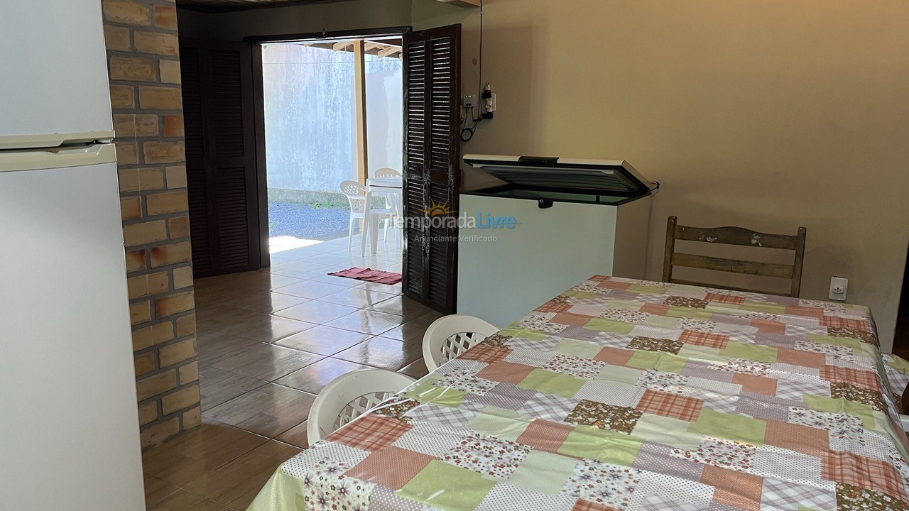 Casa para aluguel de temporada em Garopaba (Praia da Ferrugem)