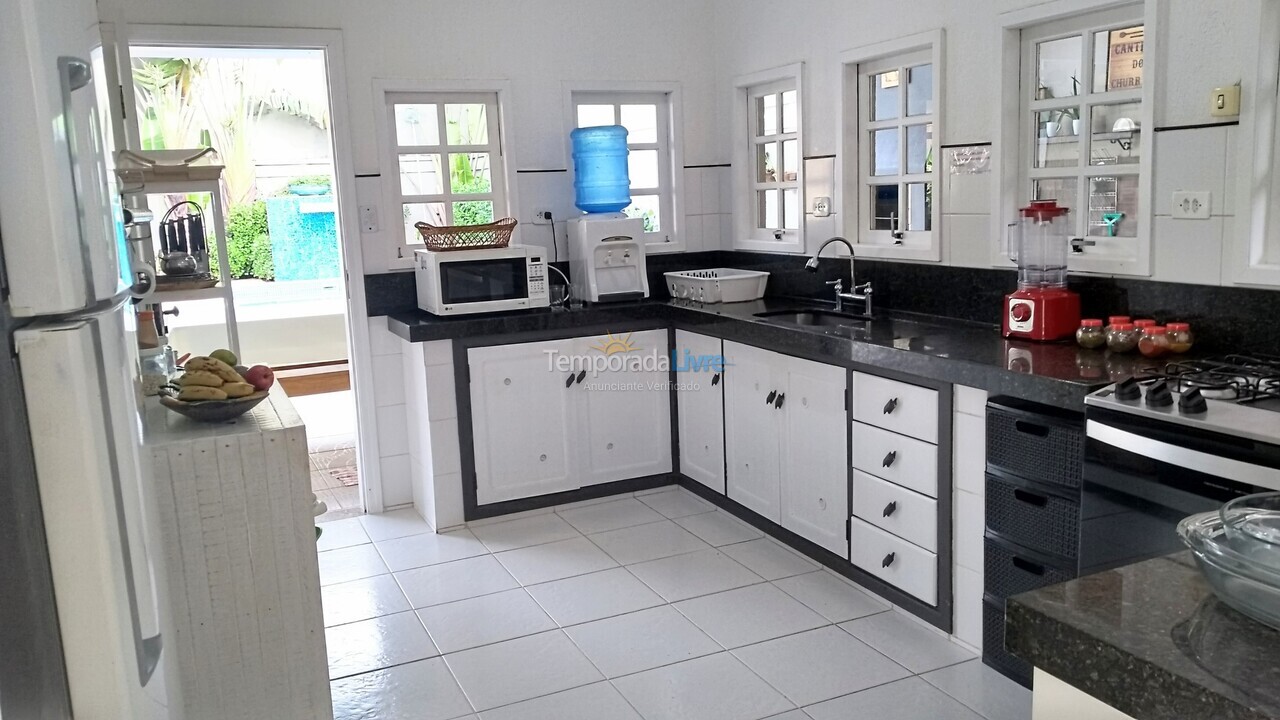 Casa para aluguel de temporada em Ubatuba (Praia do Lázaro)