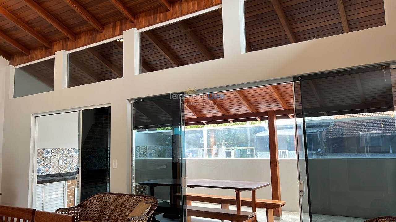 Casa para aluguel de temporada em Bombinhas (Canto Grande)