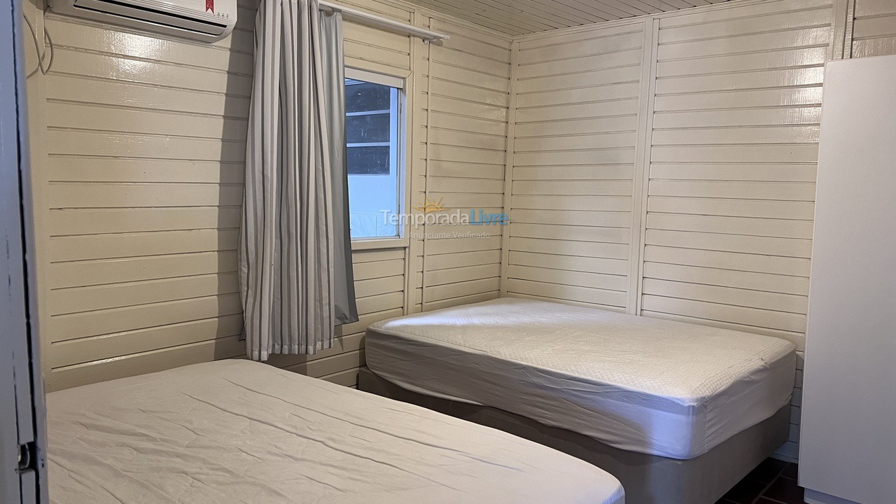 Casa para aluguel de temporada em Bombinhas (Canto Grande)