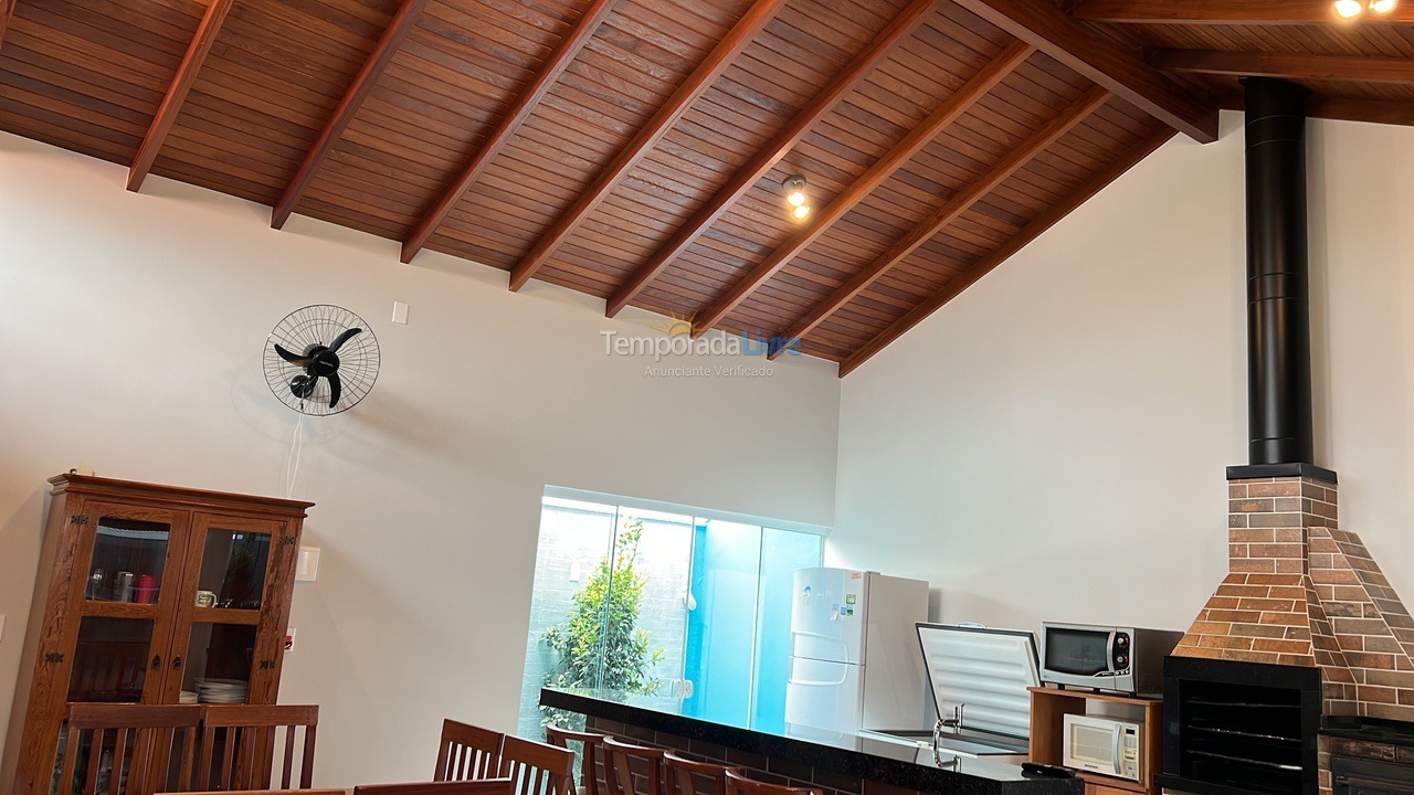 Casa para aluguel de temporada em Bombinhas (Canto Grande)