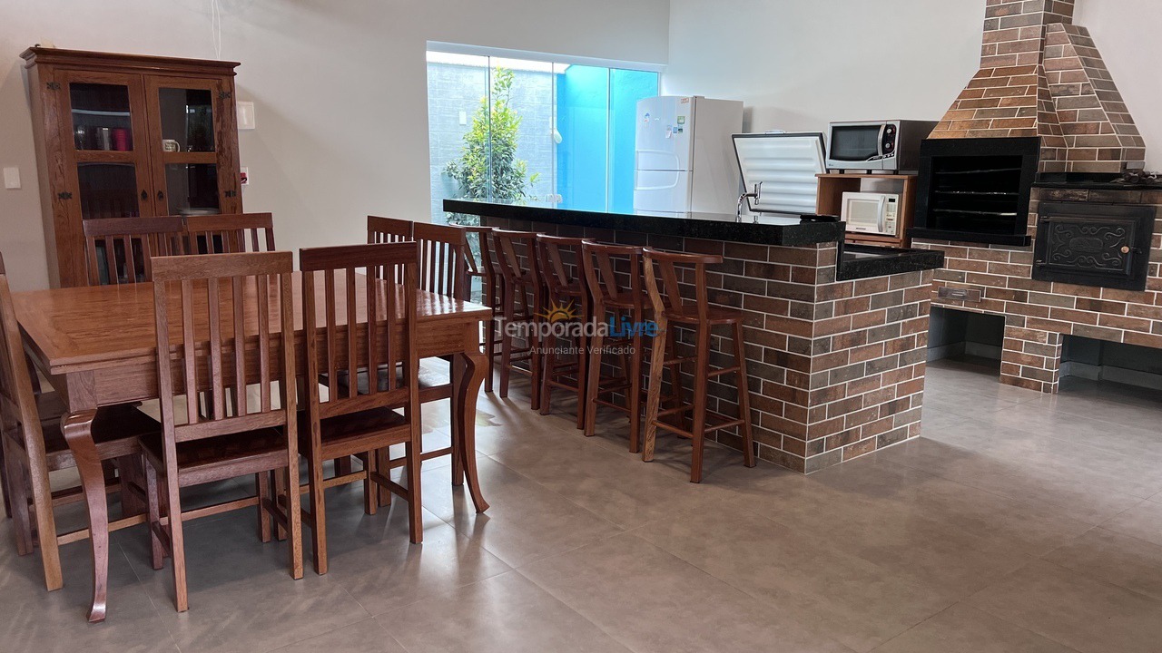 Casa para aluguel de temporada em Bombinhas (Canto Grande)