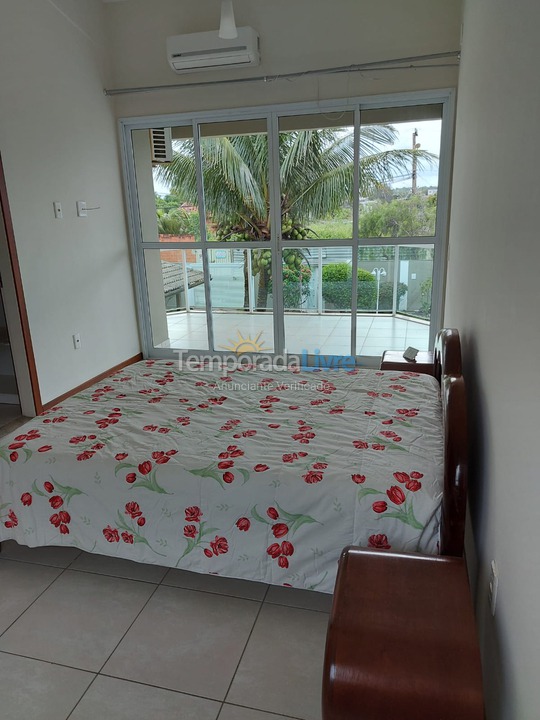 Casa para alquiler de vacaciones em Guarapari (Enseada Azul)