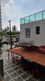 Vista da janela do quarto casal e da sala