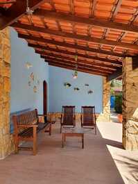 CONFORTÁVEL CASA TERREA - PRAIA GUARATUBA SP - 50 MTS DA PRAIA - WIFI