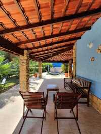 CONFORTÁVEL CASA TERREA - PRAIA GUARATUBA SP - 50 MTS DA PRAIA - WIFI