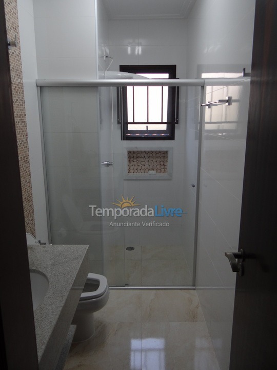 Casa para aluguel de temporada em Bertioga (Praia de Guaratuba)