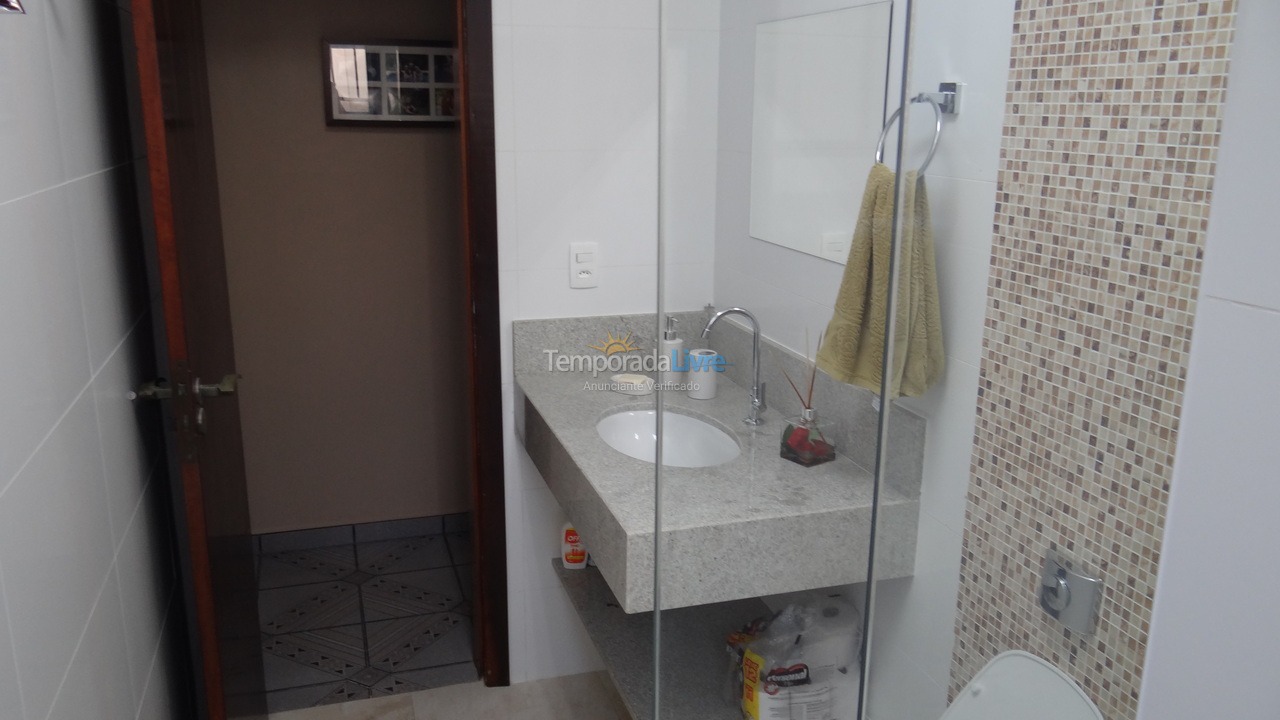 Casa para aluguel de temporada em Bertioga (Praia de Guaratuba)