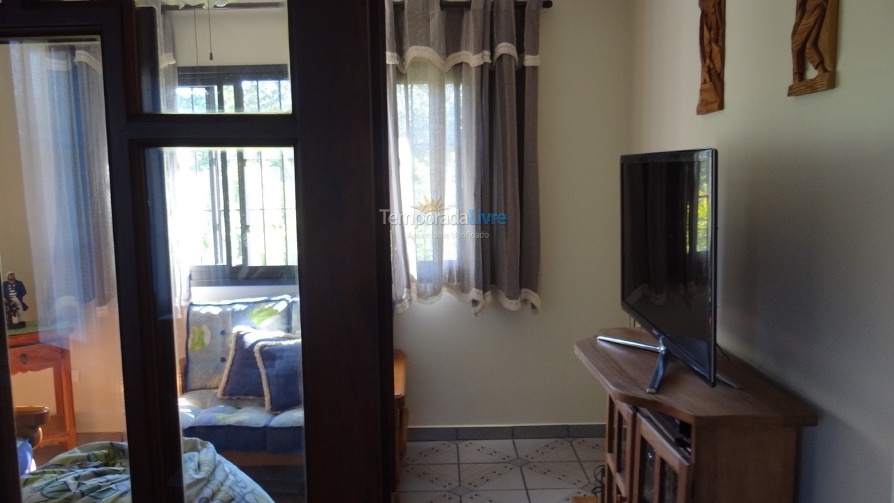 Casa para aluguel de temporada em Bertioga (Praia de Guaratuba)