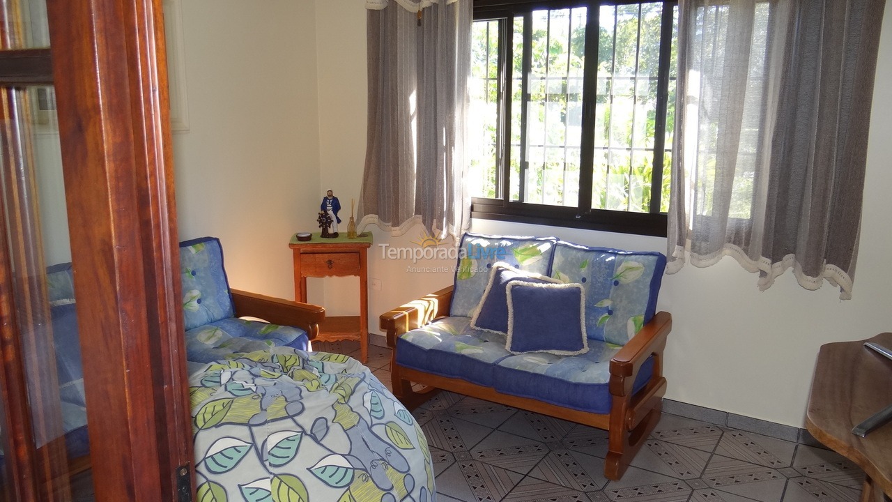 Casa para aluguel de temporada em Bertioga (Praia de Guaratuba)