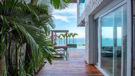 Surpreendente Mansão luxuosa no Joá, vista para o Mar