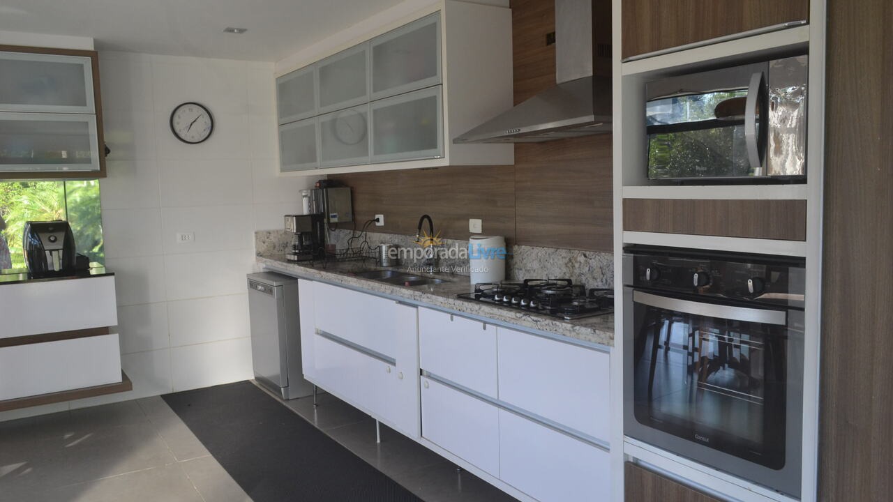 Casa para aluguel de temporada em Mogi das Cruzes (Biritiba Ussu)