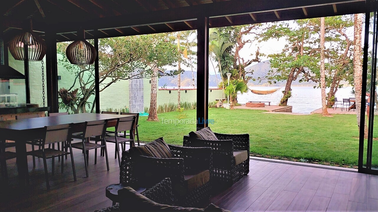 House for vacation rental in Ubatuba (Praia da Fortaleza)
