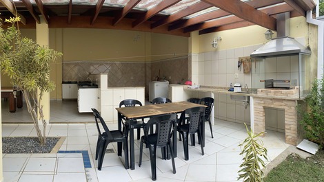 São Sebastião 5 suites piscina a 50 m de la playa