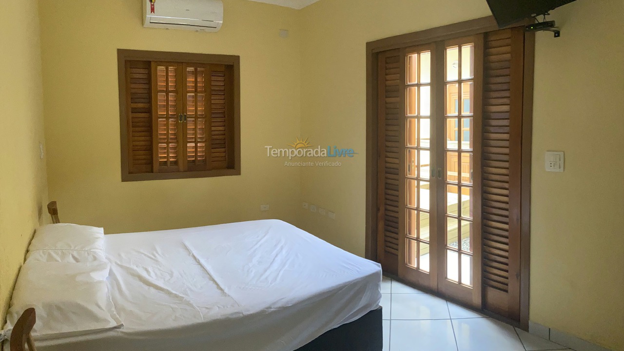 Casa para alquiler de vacaciones em São Sebastião (Praia deserta)