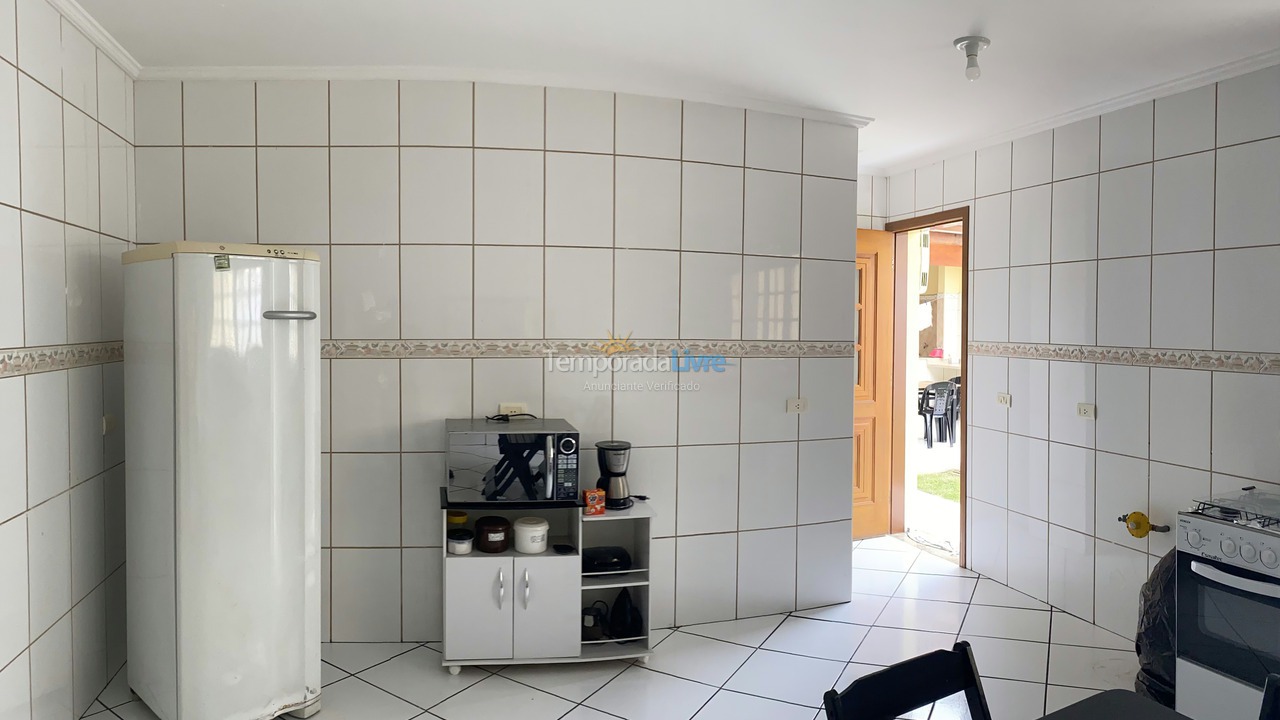 Casa para alquiler de vacaciones em São Sebastião (Praia deserta)