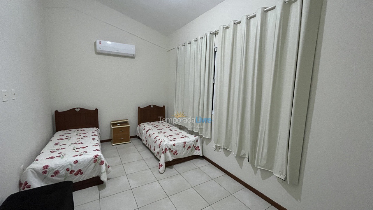 Casa para alquiler de vacaciones em Guarapari (Enseada Azul)