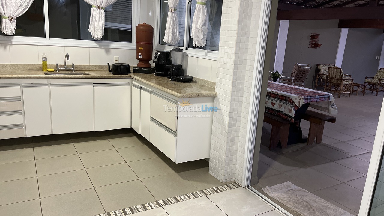 Casa para alquiler de vacaciones em Guarapari (Enseada Azul)