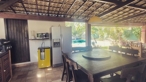 Casa frente al mar con aire acondicionado y piscina.