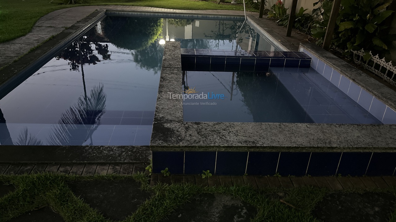 Casa para alquiler de vacaciones em Guarapari (Enseada Azul)