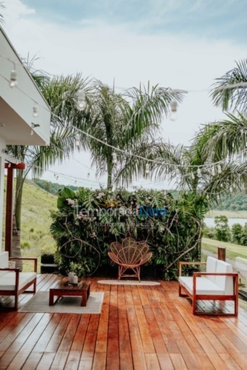 Casa para aluguel de temporada em São Jorge D'oeste (Residencial águas Claras)