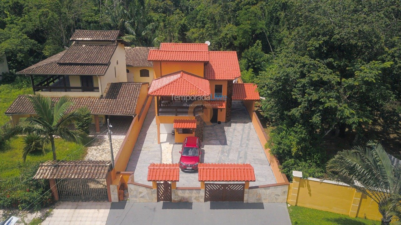 Casa para aluguel de temporada em Caraguatatuba (Praia da Mococa)