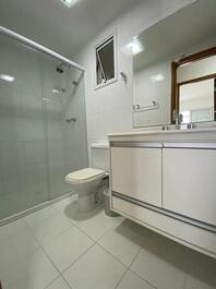 RIVIERA: Apto 3Dorms (1Suite), Ar, 8Hósp, Varanda Gourmet Churrasq, M8