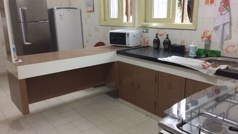 ACOGEDORA CASA HASTA 15 PERSONAS GUARUJÁ - ENSEADA A 2 CUADRAS DE LA PLAYA