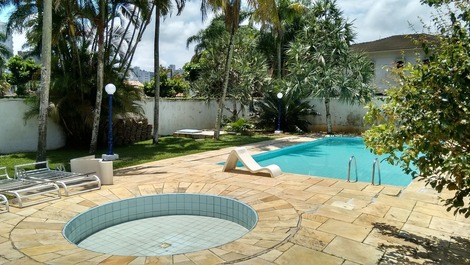 ACOGEDORA CASA HASTA 15 PERSONAS GUARUJÁ - ENSEADA A 2 CUADRAS DE LA PLAYA