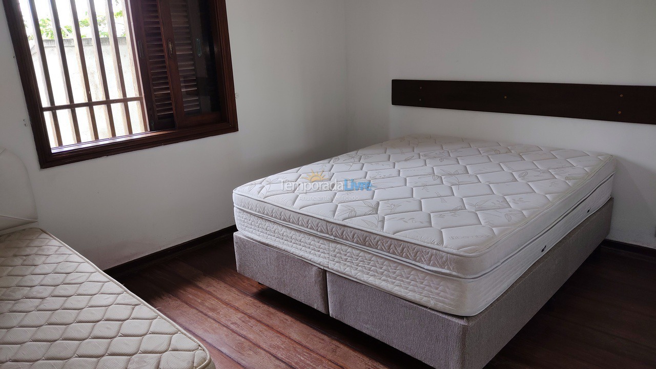 Casa para alquiler de vacaciones em Guarujá (Enseada)