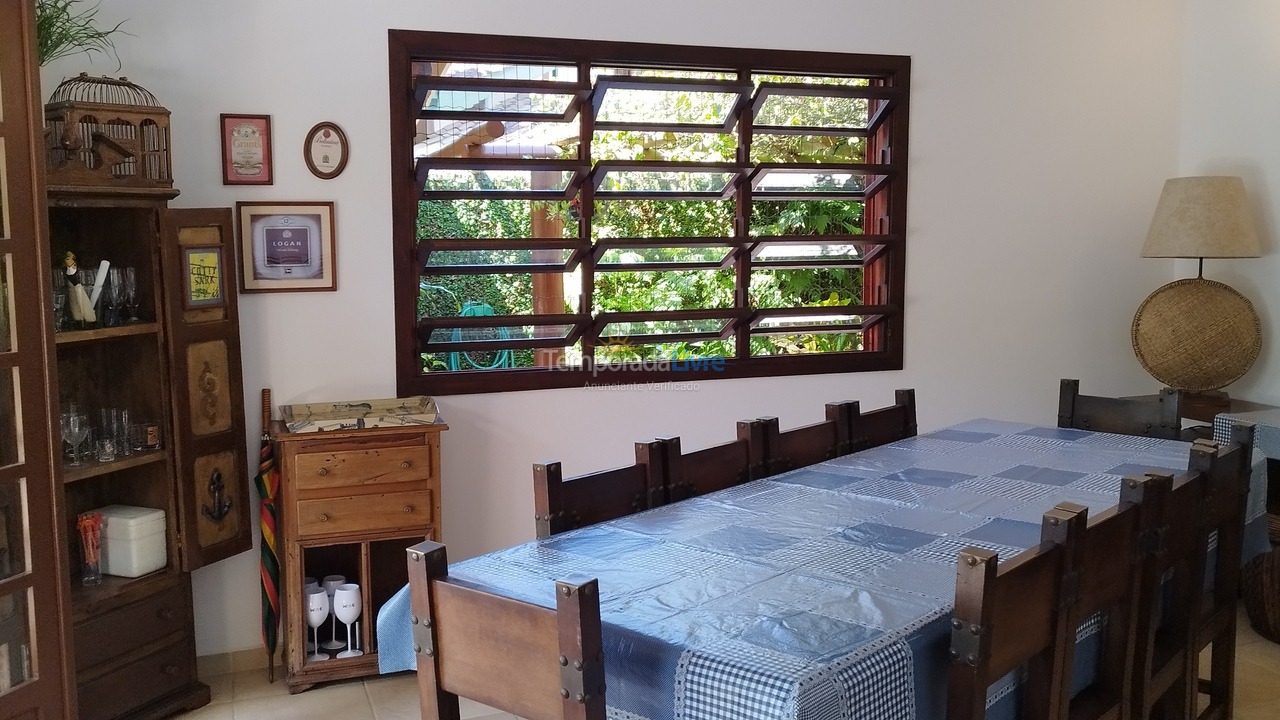 Casa para alquiler de vacaciones em Ubatuba (Praia do Lázaro)