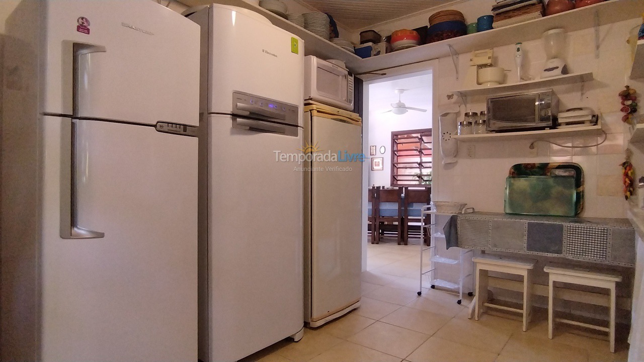 Casa para alquiler de vacaciones em Ubatuba (Praia do Lázaro)