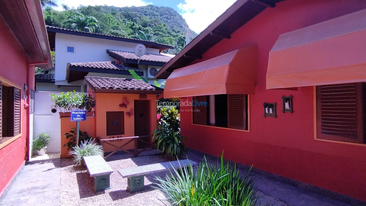 Casa para alquiler de vacaciones em Ubatuba (Praia do Lázaro)