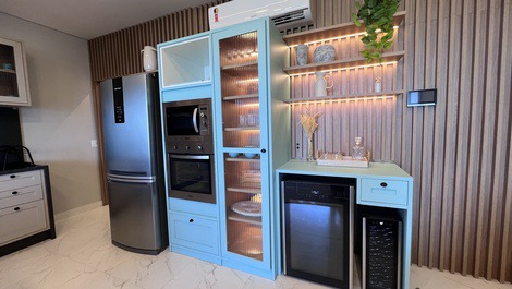 APARTAMENTO BEIRA MAR 3 SUÍTES